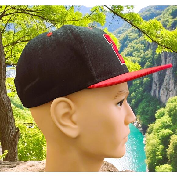 Cap Men Red & Black Chicago Bulls with #23 - Picture 4 of 9